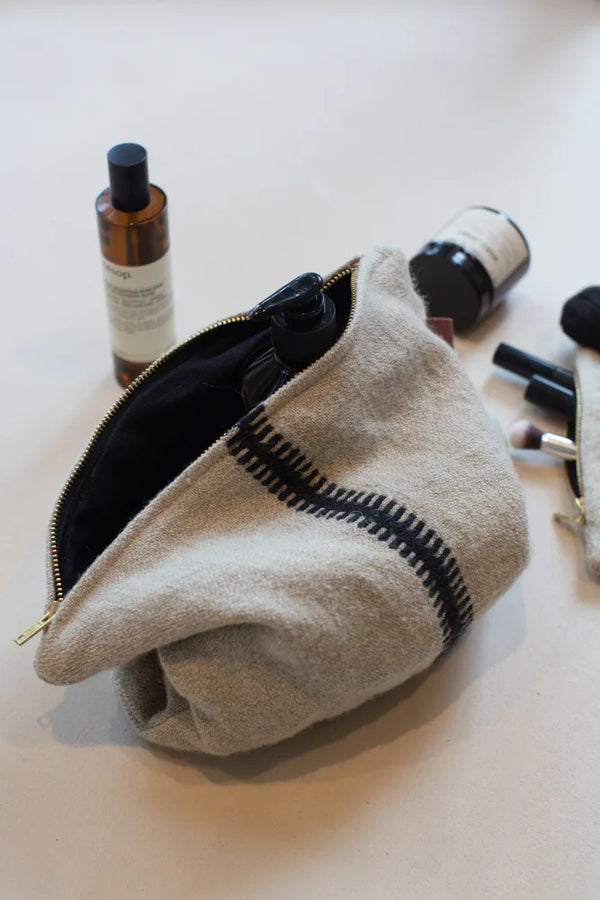 Inori Wool and Linen Pouch 30x30 cm - Bed and Philosophy - 3