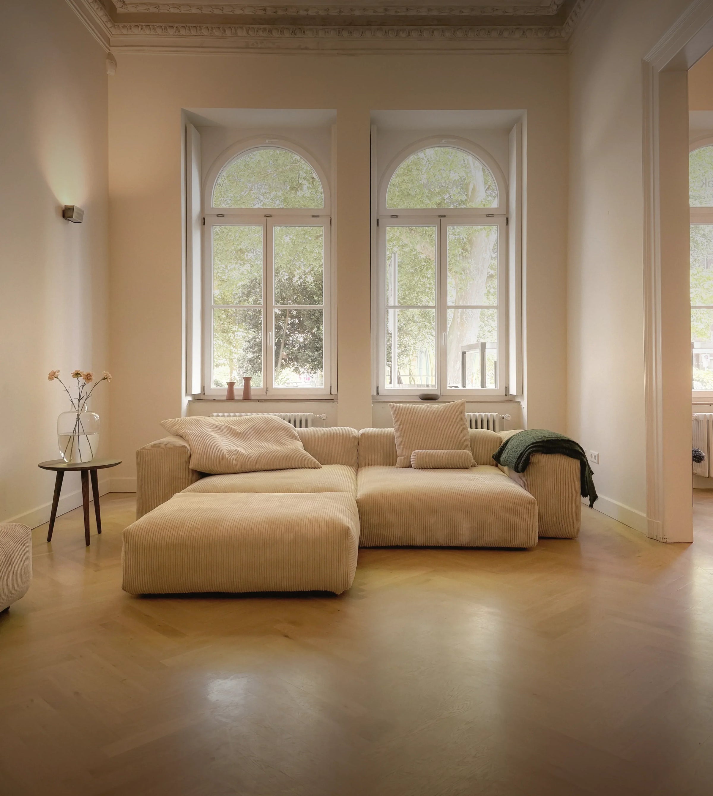 Modular Vetsak sofa in a contemporary interior