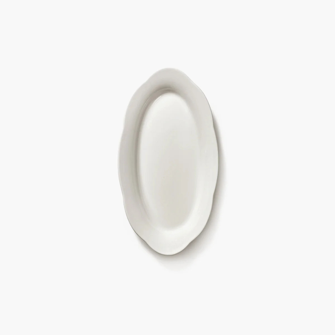 Assiette creuse ovale blanche Silhouette Serax Sergio Herman vue de face