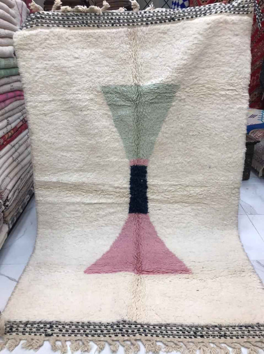 Tapis berbère contemporain pastel 248x160cm laine tissée main Maroc face hiver poils longs