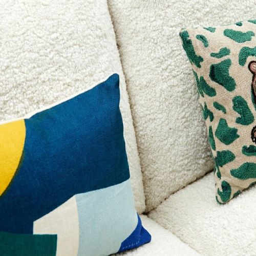 Canapé design Za:Za Max Zanotta pieds acier coloré salon moderne minimaliste