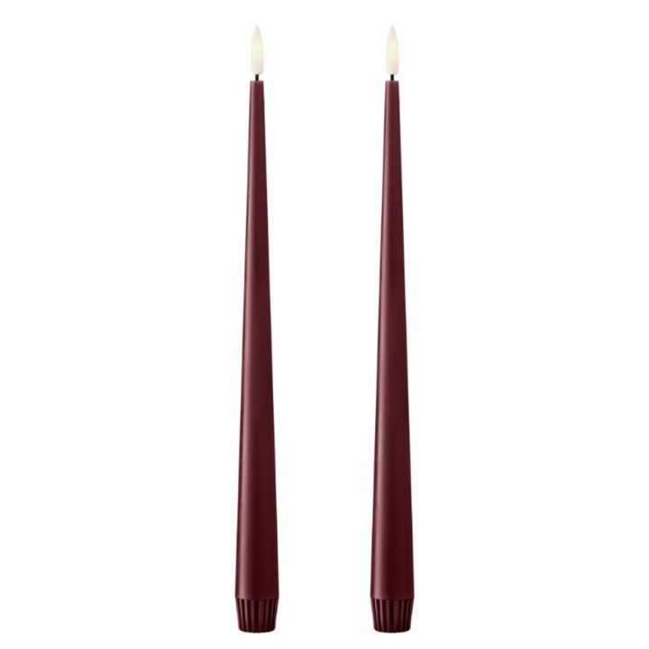 Bougie LED 30 cm Deep Wine de marque Ester & Erik avec design conique élégant en cire