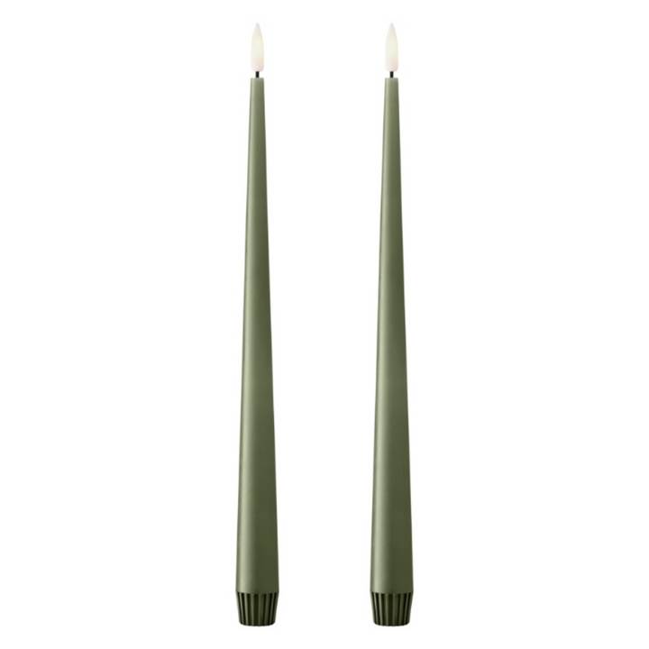 Bougie LED 30 cm Green Soil Ester & Erik avec flamme réaliste et design conique en cire