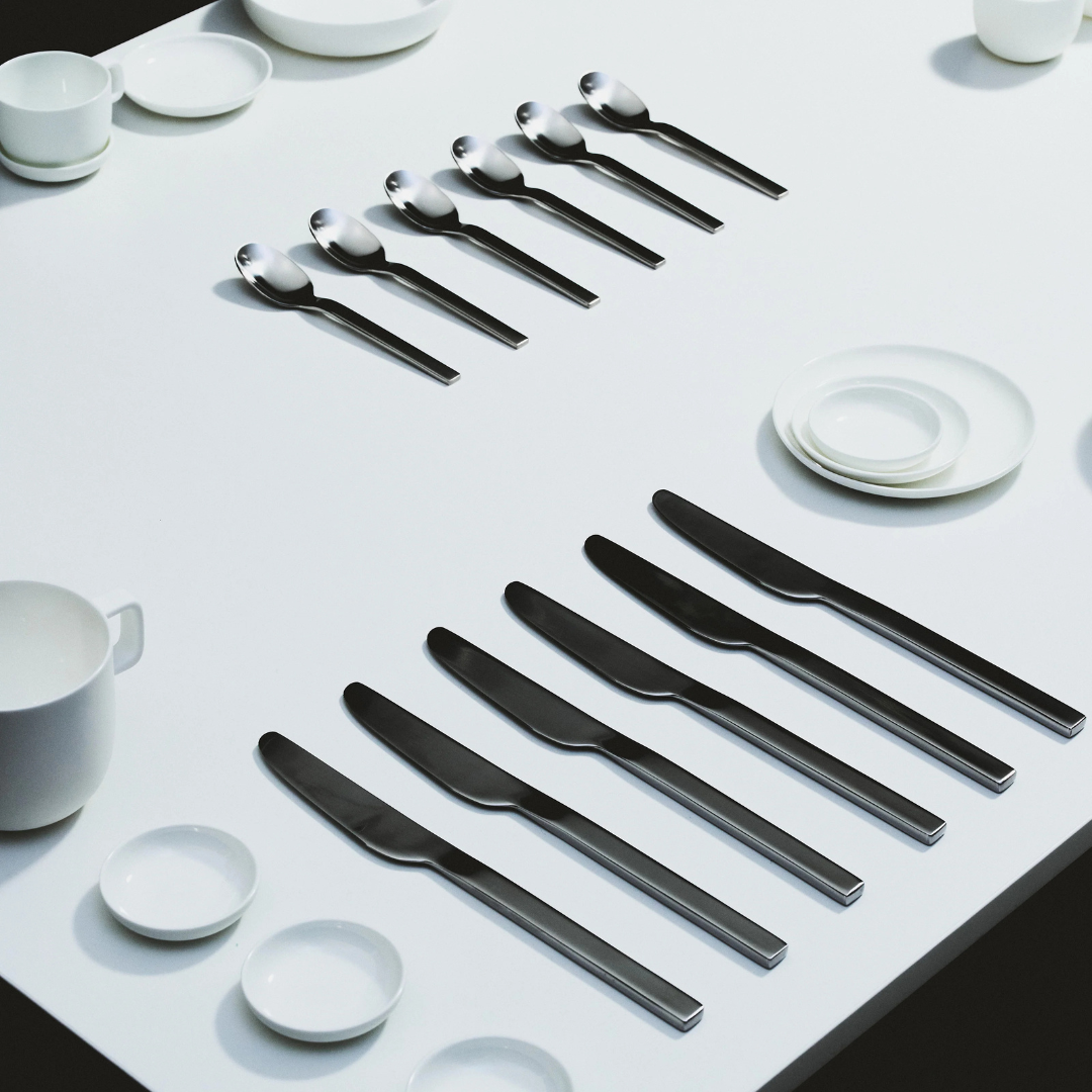 Service de table 6 personnes couteaux fourchettes cuillères acier inoxydable 18/10