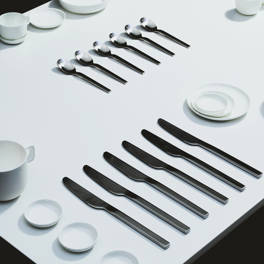 Service de table 6 personnes couteaux fourchettes cuillères acier inoxydable 18/10