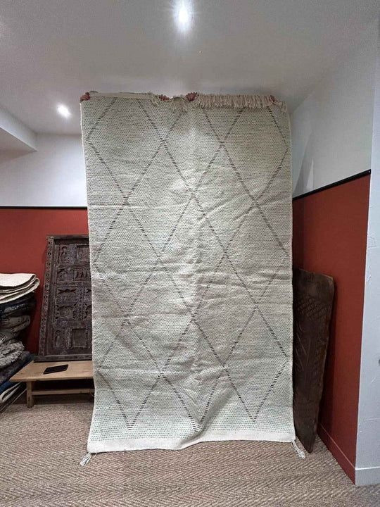 Détail texture tapis berbère réversible face hiver poils longs mint noir, tissage traditionnel marocain