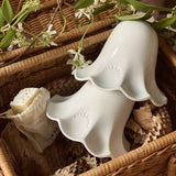 Suspension baladeuse Lili en porcelaine artisanale coulée à Limoges, design féminin rétro
