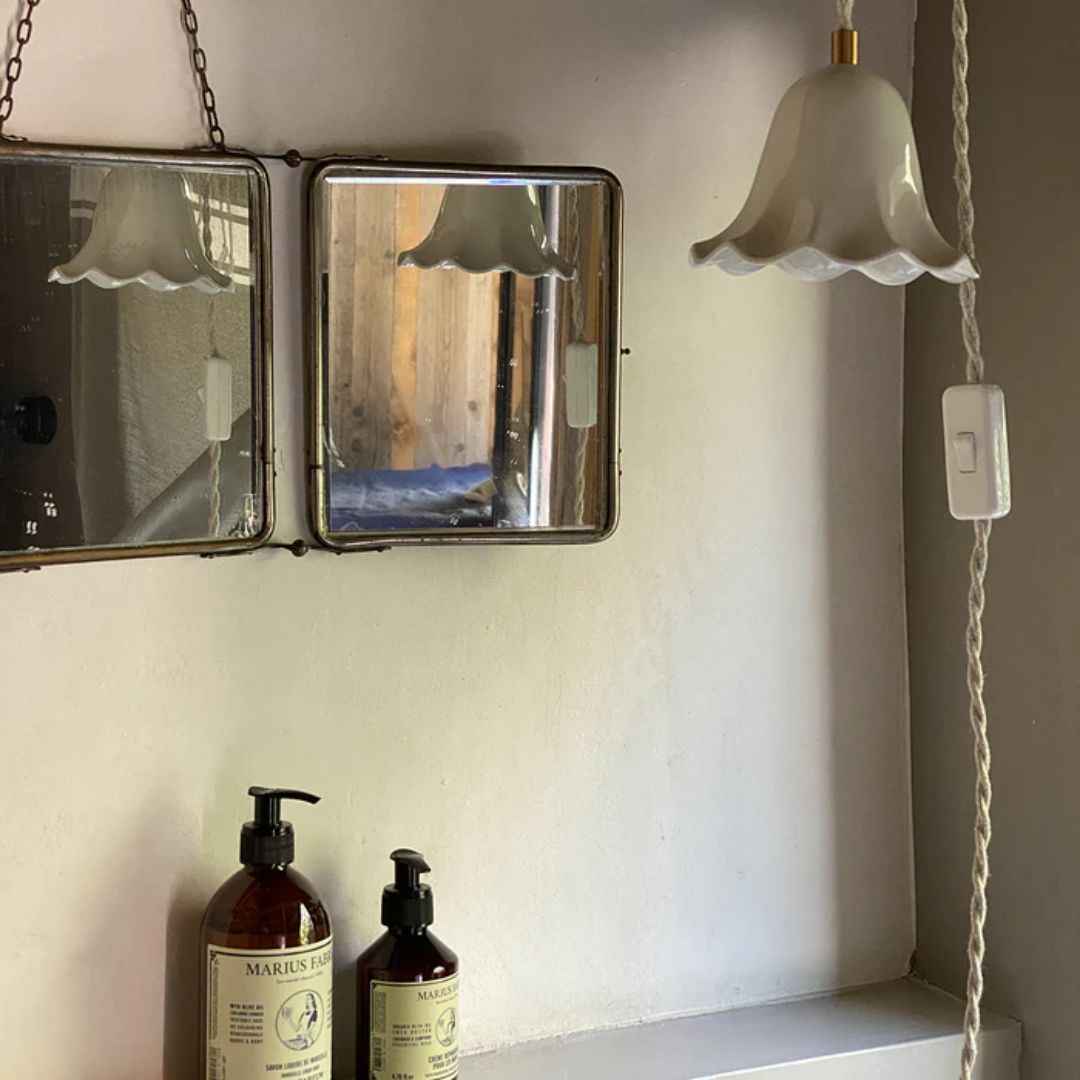 Suspension porcelaine enfantine Lili style vintage opaline Enamoura