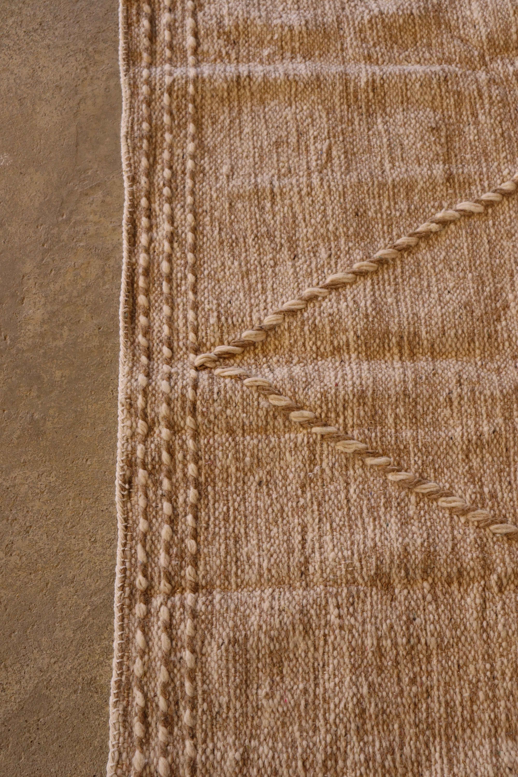 Tapis berbère pièce unique beige crème blanc décoration salon design haut de gamme