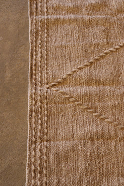 Tapis Berbère beige et blanc 247x140cm - LET GIRLS LEARN