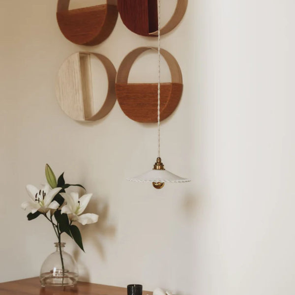 ⁠Suspension Yvonne dentelle porcelaine biscuit - Enamoura