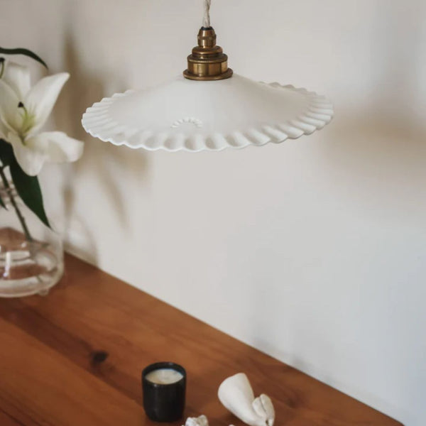 ⁠Suspension Yvonne dentelle porcelaine émaillée - Enamoura