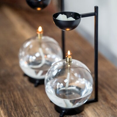 Brûleur à parfum design noir marque Peri Living disponible chez Maison Archibald Vitré