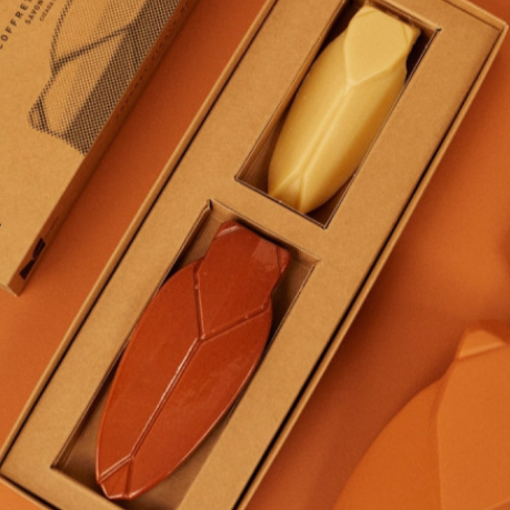 Coffret porte-savon céramique terracotta Monochromic avec savon de Marseille Fer à Cheval, design provençal haut de gamme