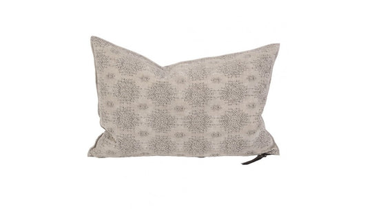 Coussin rectangulaire 50x70cm motif kilim géométrique teinte ciment
