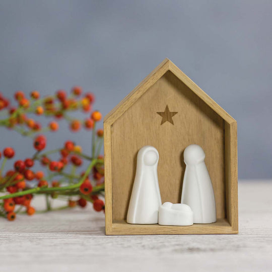 Trois figurines en porcelaine détachables sur socle bois - Crèche Räder design épuré