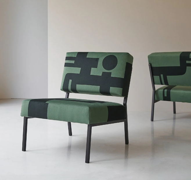 Ambiance salon fauteuil Barbican Babel Brune design rétro chic