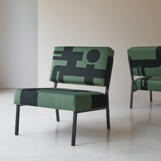 Détail suédine velours motif unique fauteuil Barbican Babel Brune