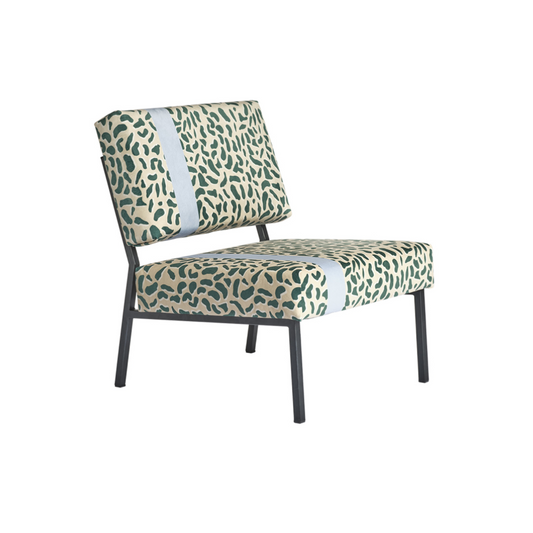 Fauteuil Féline Babel Brune aux lignes épurées et dossier enveloppant, design français haut de gamme