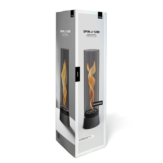Feu d'ambiance intérieur décoratif sans fumée avec la cheminée Höfats Spin Air 1200 noire dans un salon.