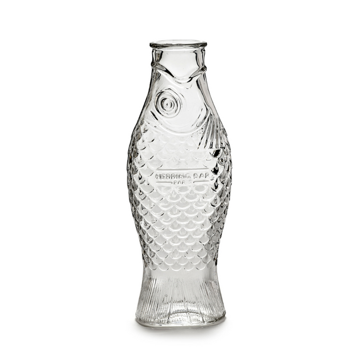 Carafe Fish&Fish transparente en verre soufflé par Serax, design Paola Navone