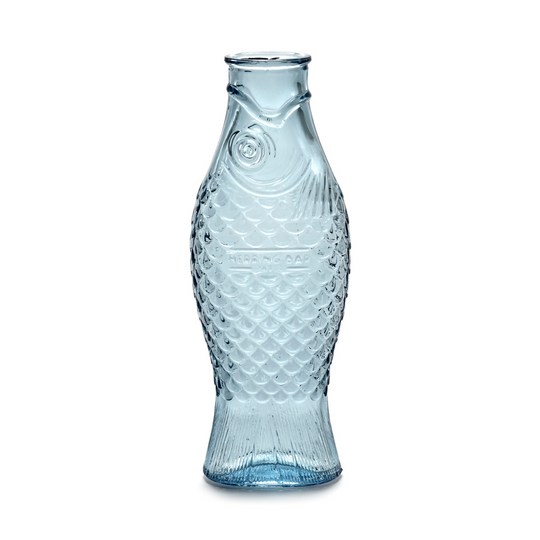 Carafe Fish bleue en verre soufflé Serax collection Fish and Fish designer Paola Navone