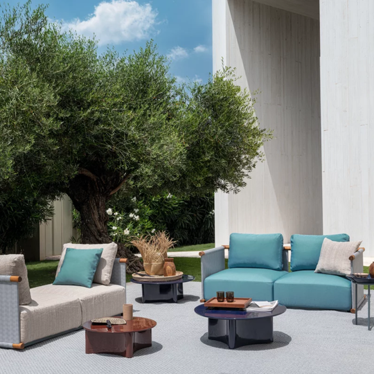 Plateau rond de la table Guna Gervasoni finition Millgres couleur minérale