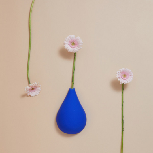 Soliflore mural Goutte de Terre Monochromic bleu Outremer en céramique artisanale