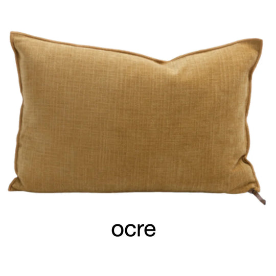 Coussin 40x60 chenille ocre Maison de Vacances, texture douce et couleur chaude pour canapé et chambre