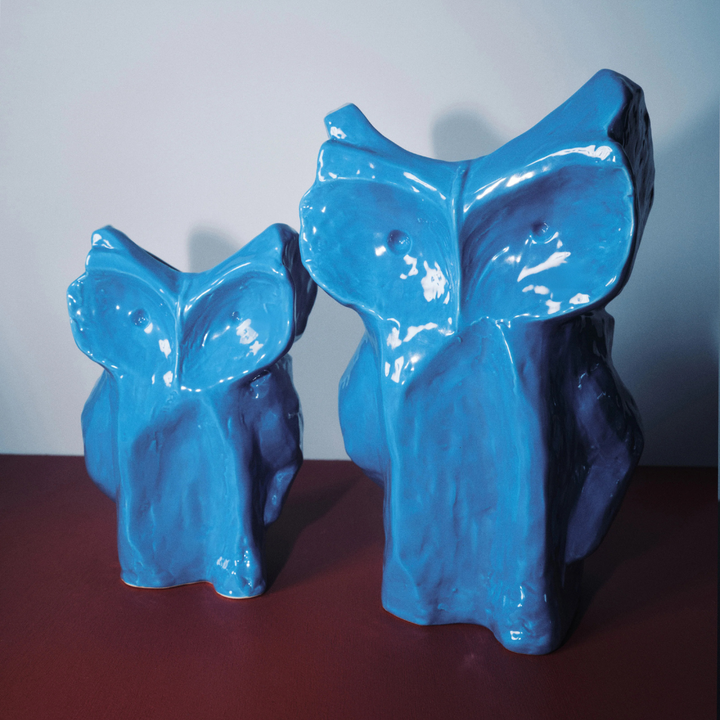 Détail vase chouette bleu profond grès émaillé collection Midnight Creatures