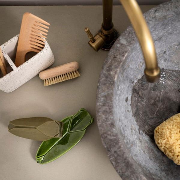 Coffret cadeau luxe décoration salle de bain savon artisanal et porte-savon design