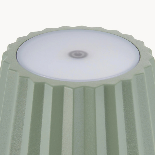 Abat-jour plissé aluminium noir lampe Troll 2.0 vert olive ambiance chaleureuse