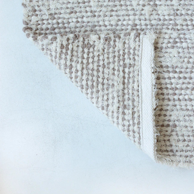 Tapis Piana beige camel Masamé en coton recyclé 180x250cm vue d'ensemble salon moderne