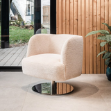 Détail du rembourrage et de la structure en hêtre massif du fauteuil Bold Ralph M