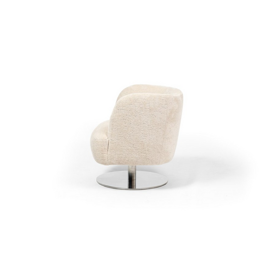 Fauteuil Bold Ralph M dimensions généreuses, point focal élégant pour salon moderne