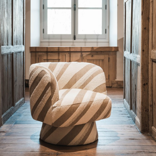 Détail du confort ergonomique du fauteuil Gali Ralph M pour salon moderne