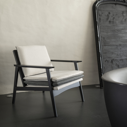 Fauteuil scandinave Ralph M gris clair minimaliste pour salon contemporain