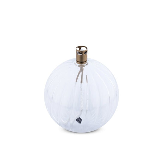 Lampe à huile ronde M Peri Living en laiton ciselé avec verre soufflé striée et mèche fibre de verre