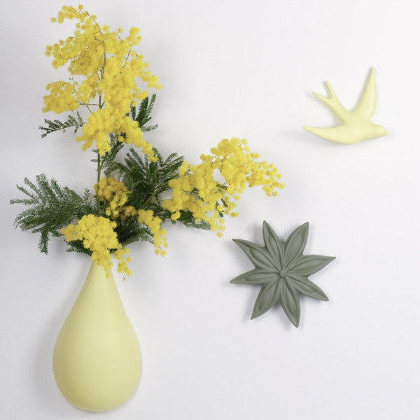 Décoration murale contemporaine Goutte de Terre en céramique jaune, fabrication artisanale Marseille