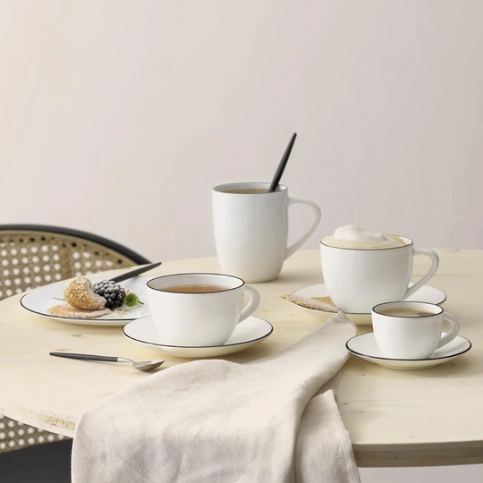 Vaisselle haut de gamme porcelaine Ligne noire pour service à thé