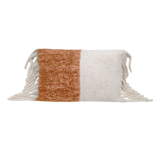 Coussin Van 40x60cm en laine bicolore biscuit et blanc Bed and Philosophy vue de face