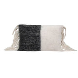Coussin Van 40x60cm bicolore noir et blanc en laine Bed and Philosophy vue de face
