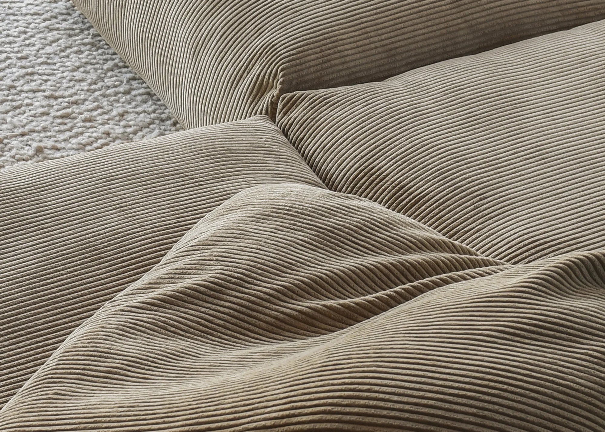Sofa Vetsak Set 01 en cord velours Kaki, texture douce et élégante, Maison Archibald Rennes.
