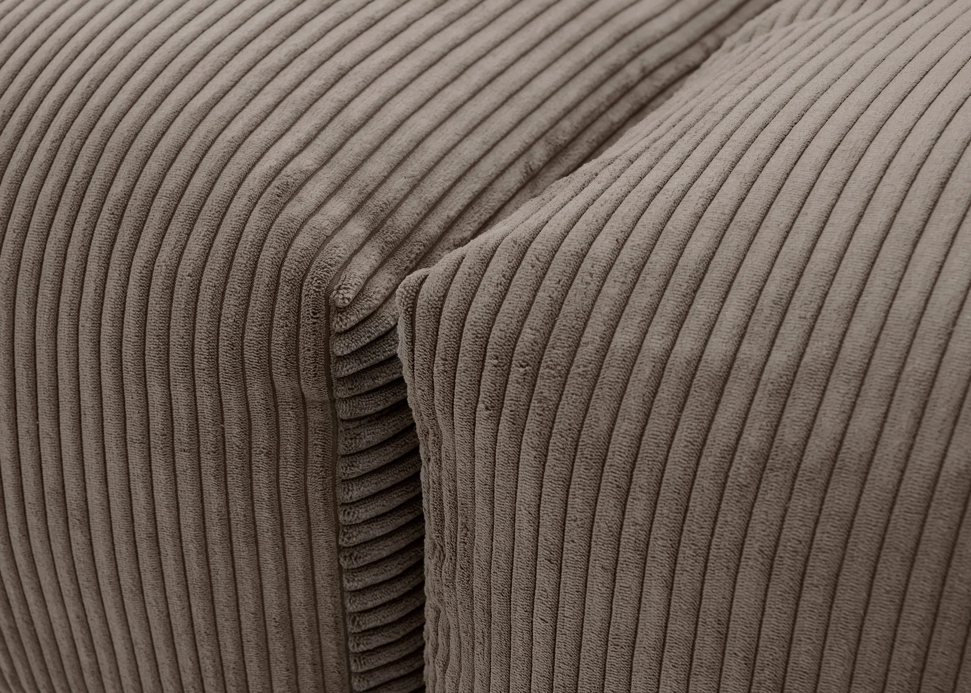 Vetsak 02 Medium Sofa Set