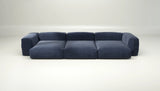 Sofa Vetsak Set 05 en Suave Navy, bleu profond et ambiance élégante, Maison Archibald Rennes et Paris.